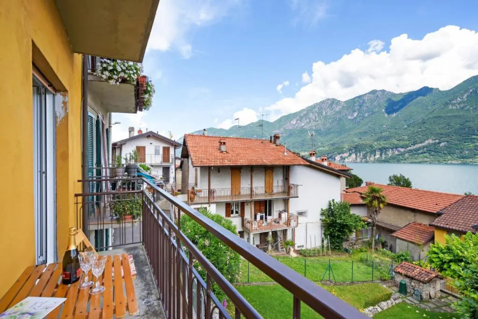 Casa Carla - cozy Apartment with garden -8 km to Bellagio!