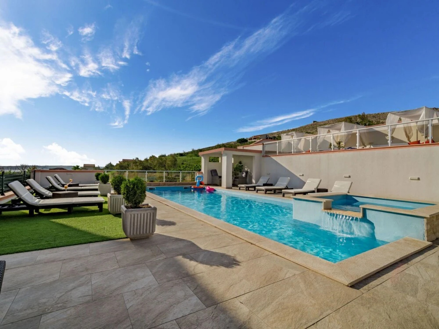 Melandura Dinji ka in Dinji ka