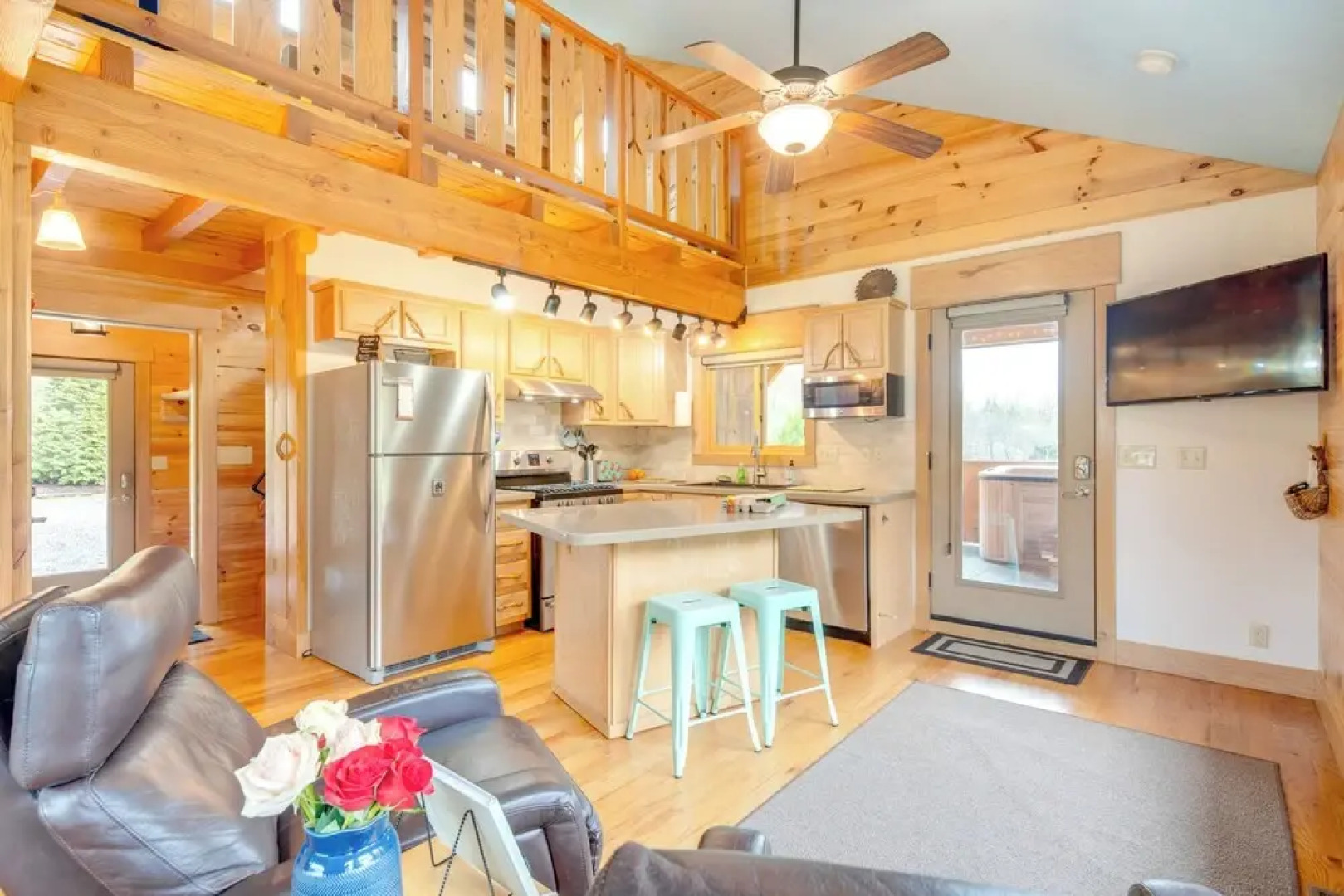 Sawyers Cabin w/ Hot Tub in Blue Ridge Mtns!