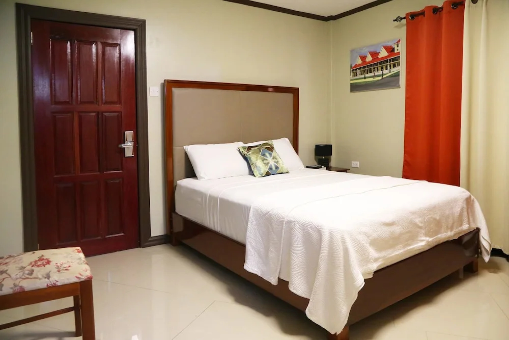 Luxury Hotel & Apts