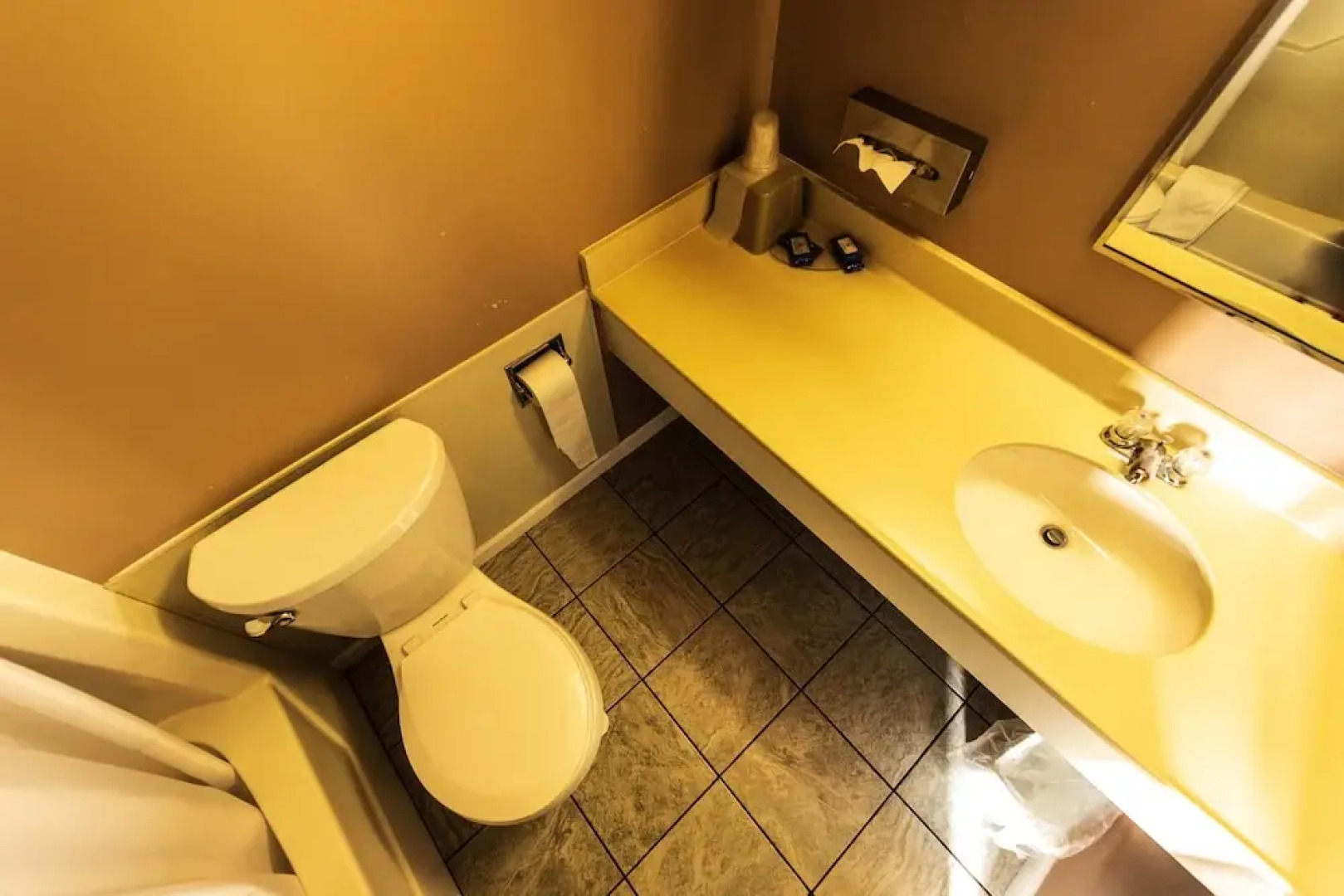 Rodeway Inn at Somers Cove Marina