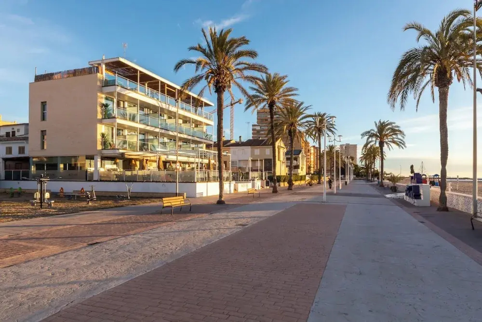 Meraki Beach Hotel