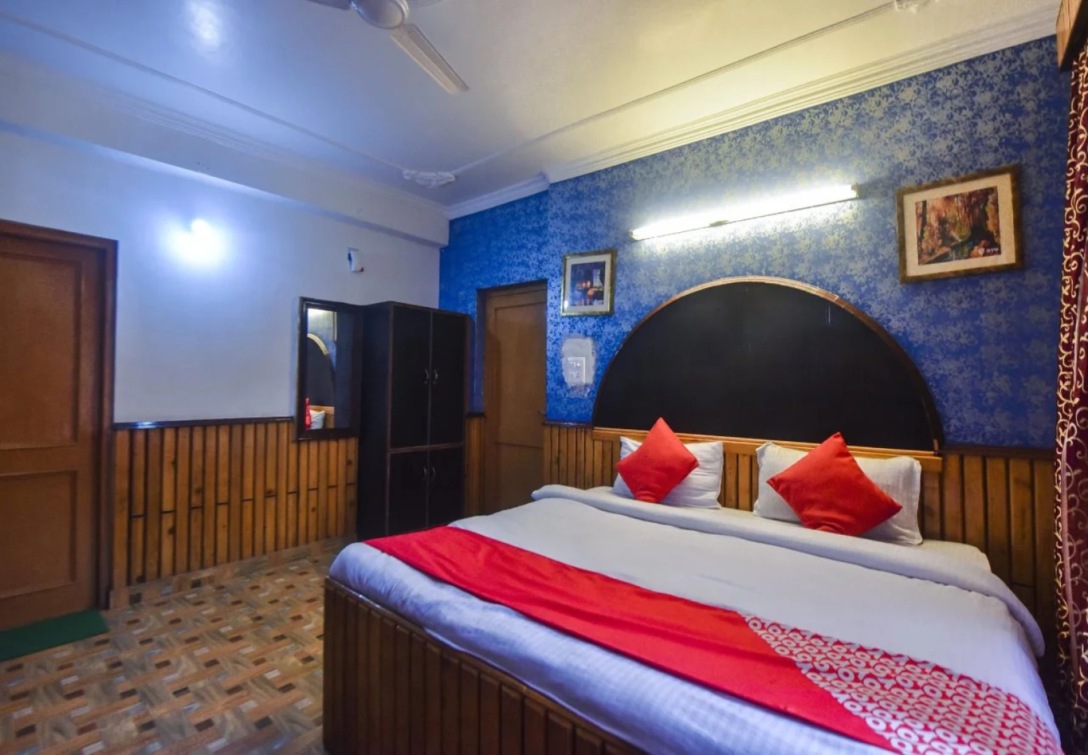 OYO 4751 Hotel Akashdeep