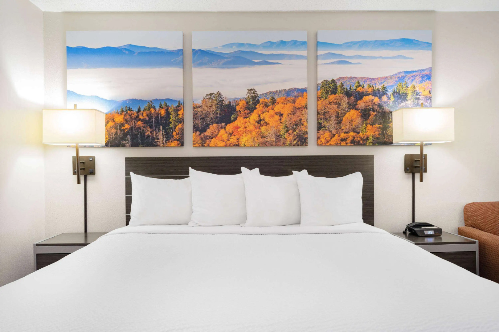 Days Inn by Wyndham Hamilton