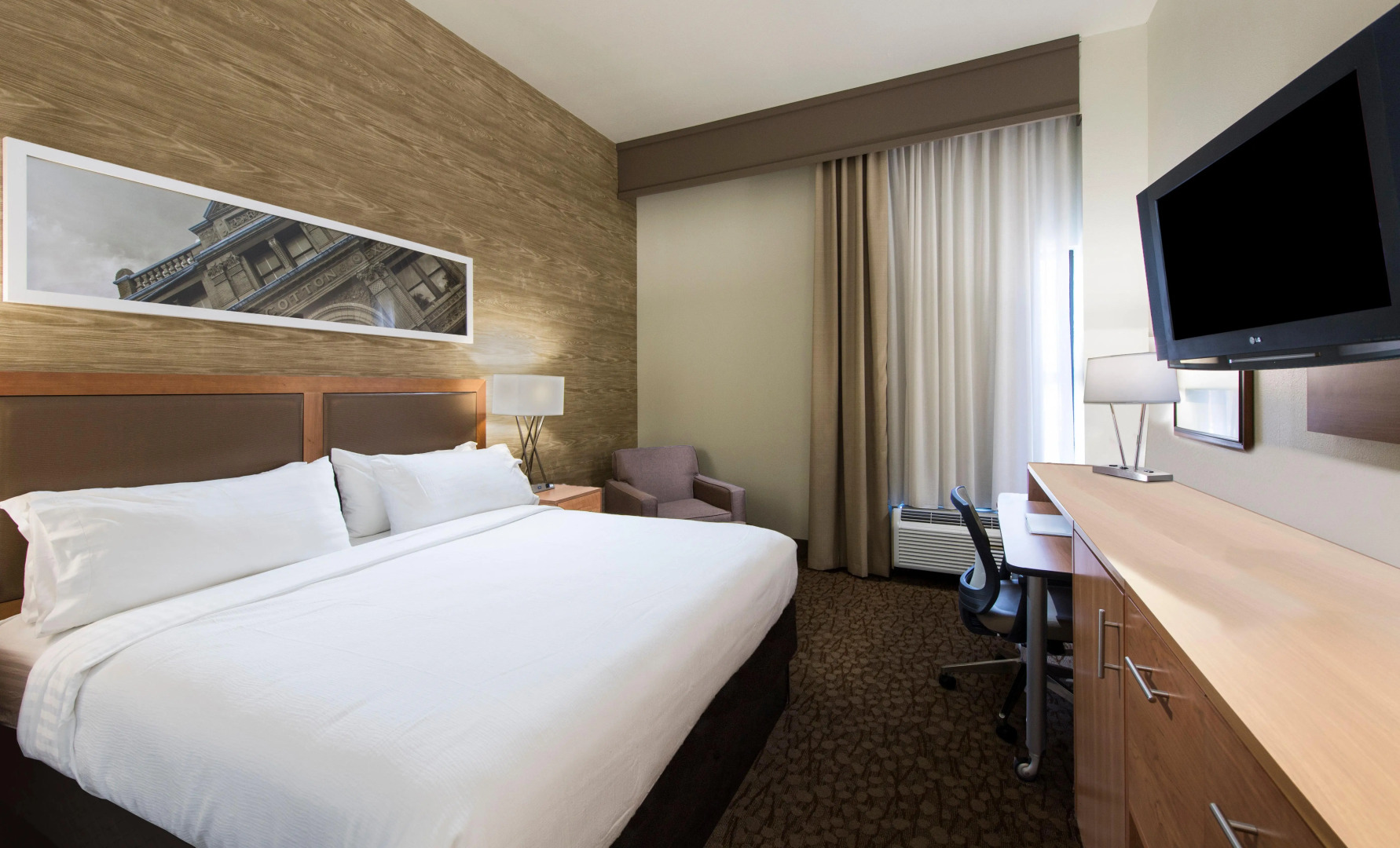 Holiday Inn Savannah Historic District by IHG