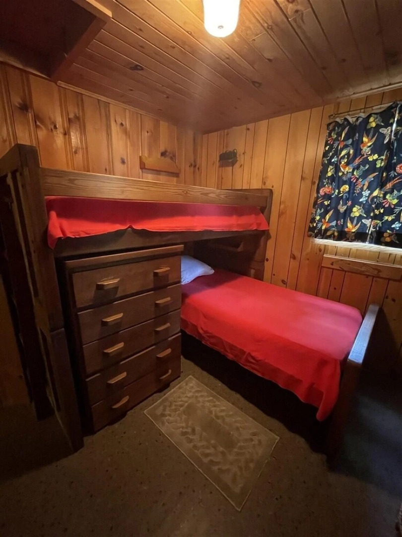 Greens Limit 6 2 Bedroom Cottage by RedAwning