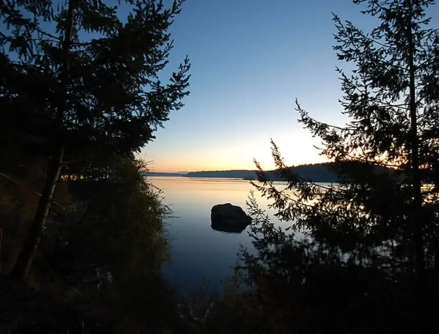 Conner Glass Cabin by Boutique