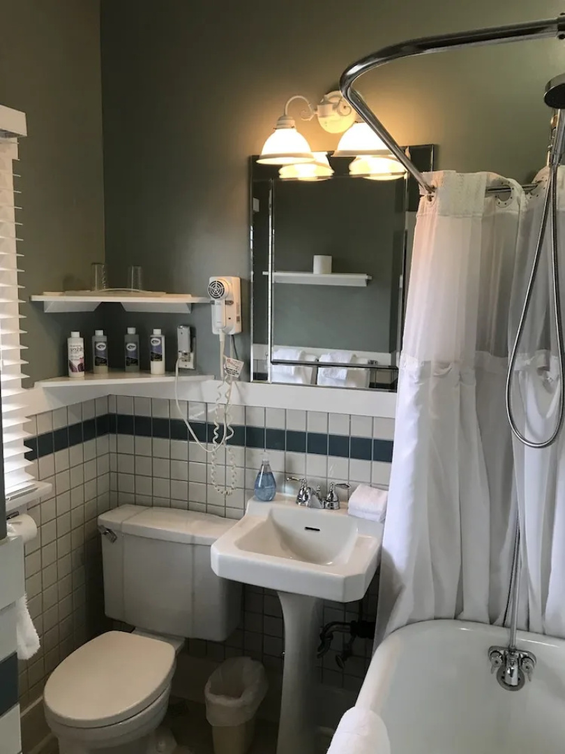 Oak Bay Guest House