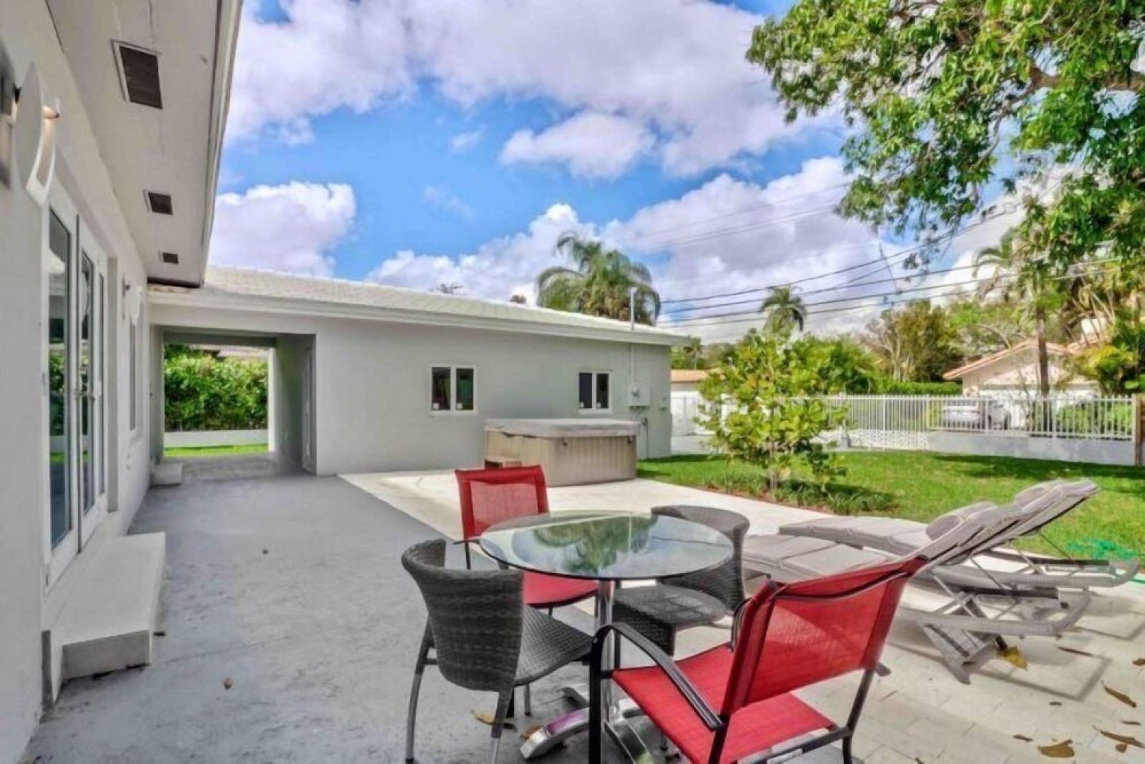 Sleek Miami Shores Residence With Hot Tub