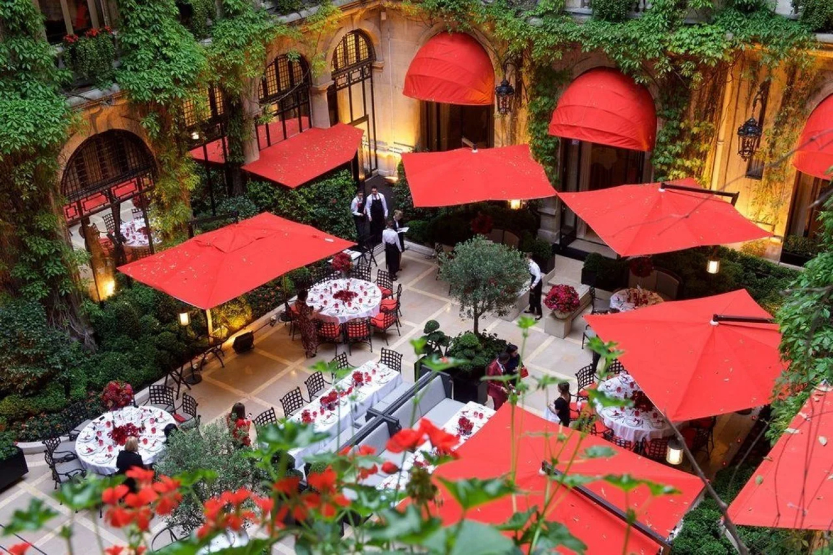 Отель Plaza Athenee