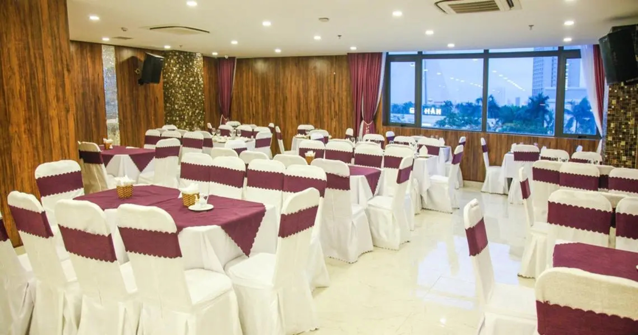 Lavender Riverside Hotel