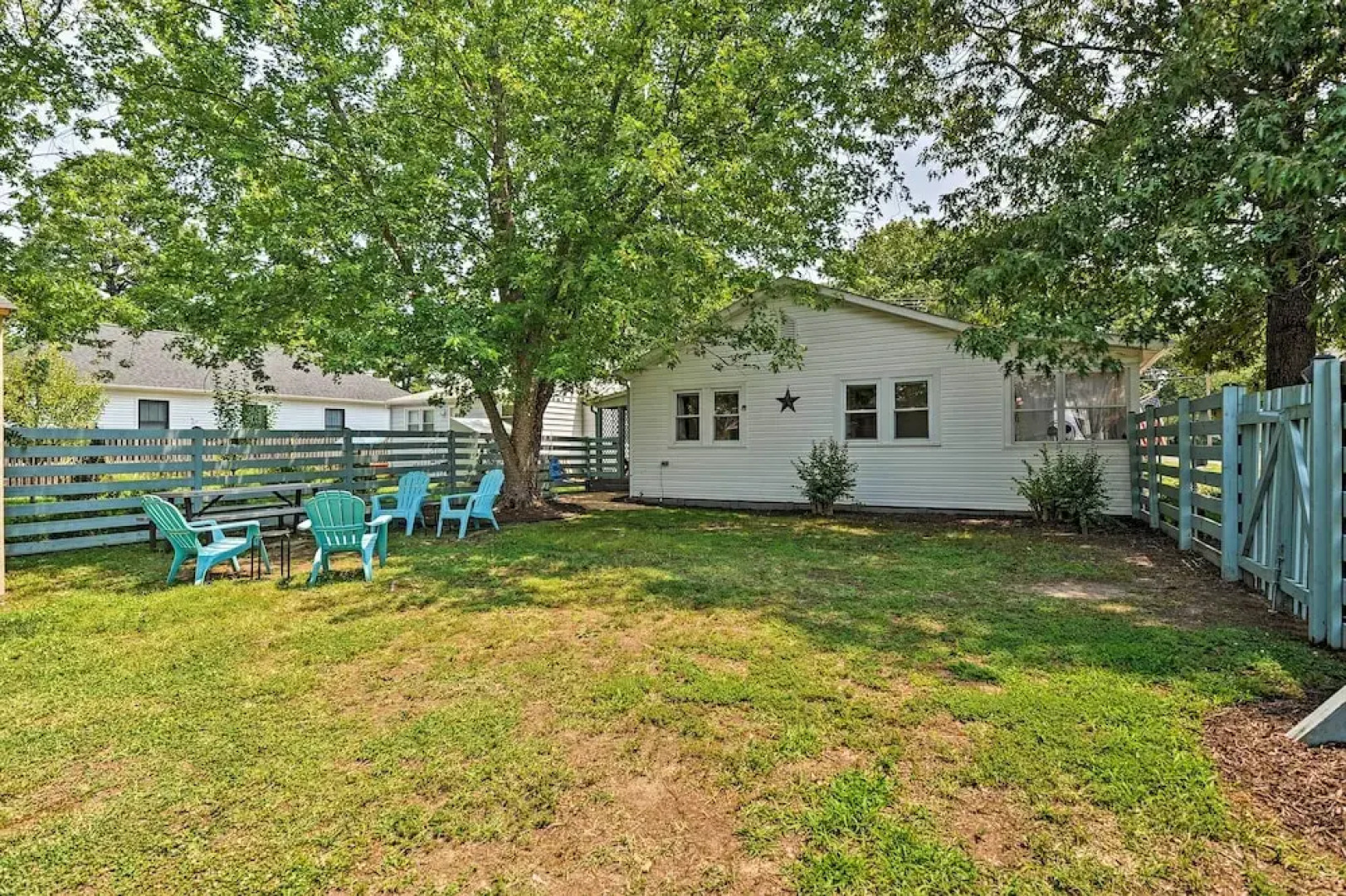 'the Blue Crab Cottage' - 3 Blocks From The Beach!