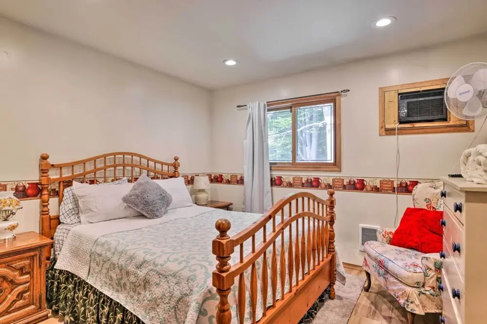 Lakefront Retreat w/ Dock & Yard in Tobyhanna!