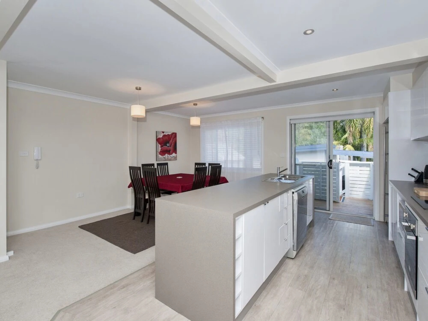 Beach and Bay, 121 Shoal Bay Road