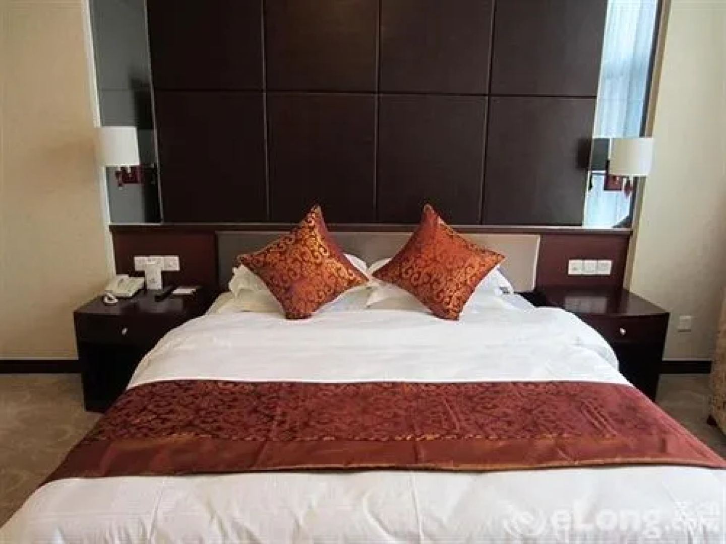 Golden Fangshan Hoilday Hotel