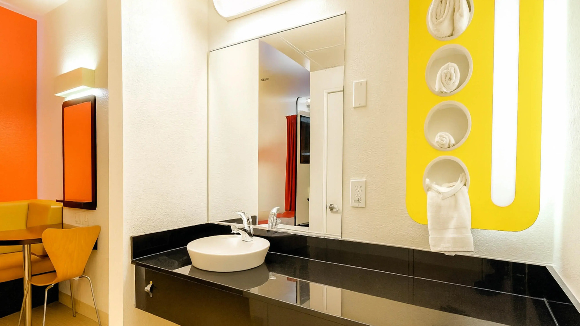 Motel 6 San Diego, CA - Downtown