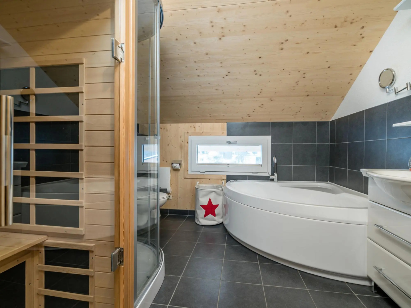 Chalet in Hohentauern With Sauna and hot tub