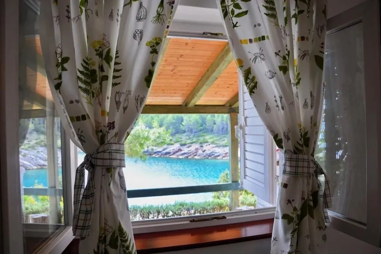 Bay House Rosohotnica