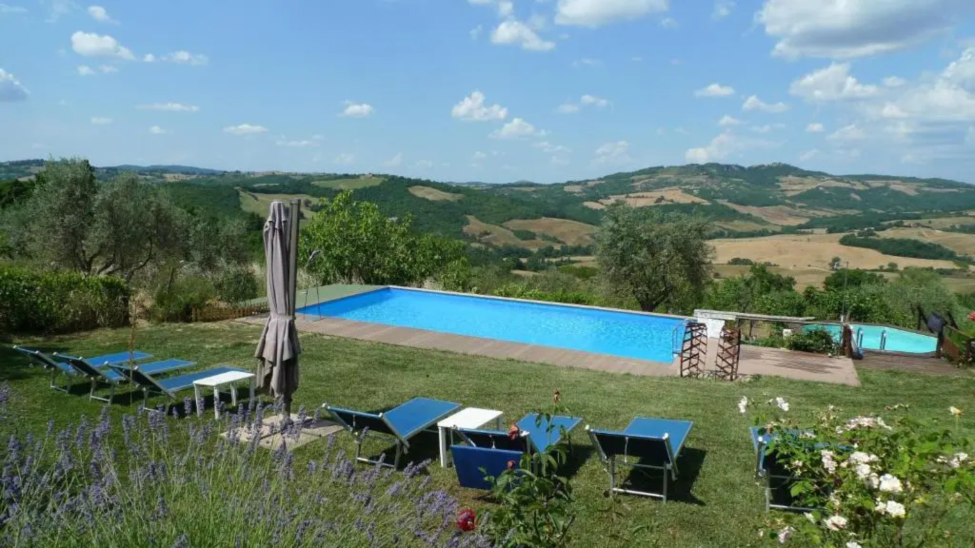 Villa with private swimming pool and garden in quiet area, panoramic views