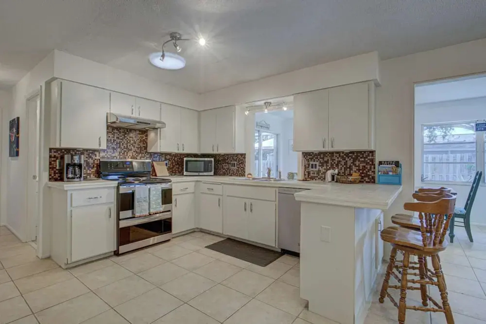 Peaceful Egret Pool Home in Venice