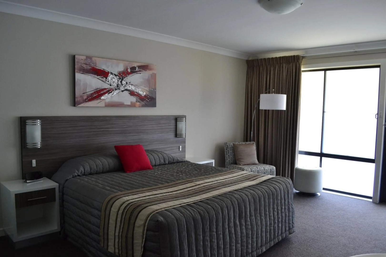 Cattleman's Country Motor Inn & Serviced Apartments