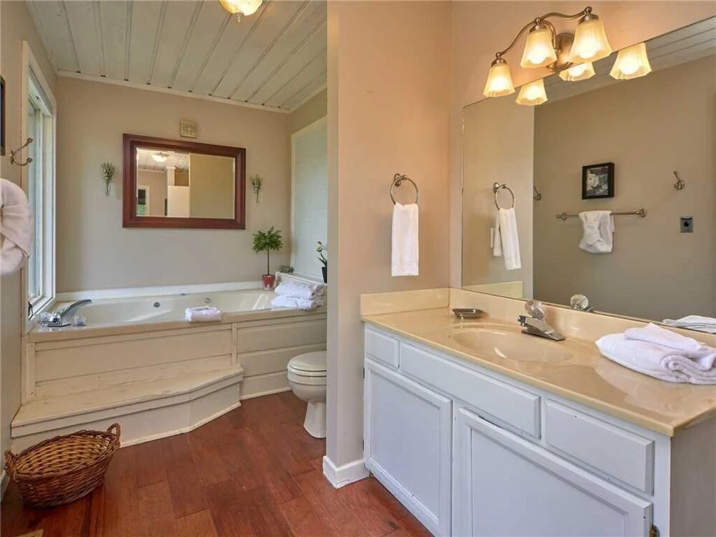 Mountain Perch 3 - Three Bedroom Cabin