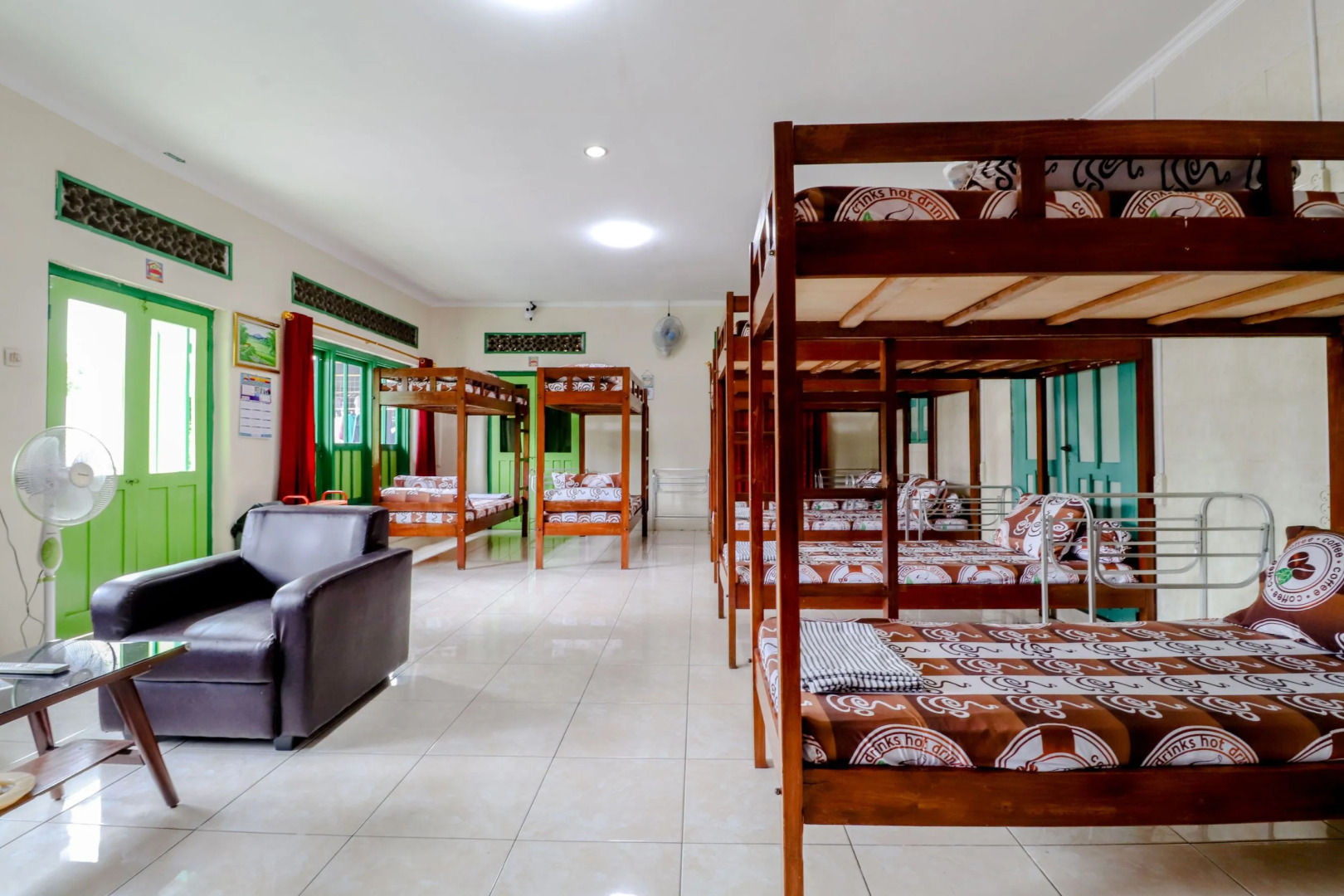 Bahagia Sederhana Home Stay - Hostel by ZUZU