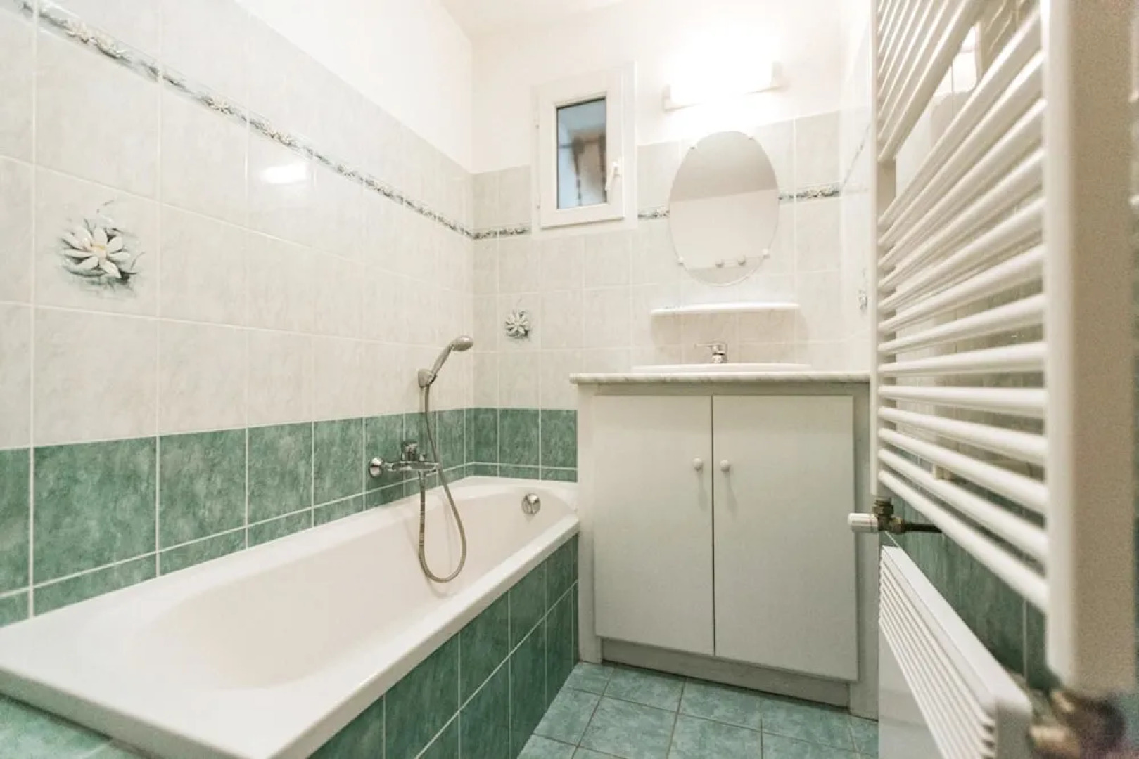 House With 3 Bedrooms in Saint-pierre-de-vassols, With Private Pool, E