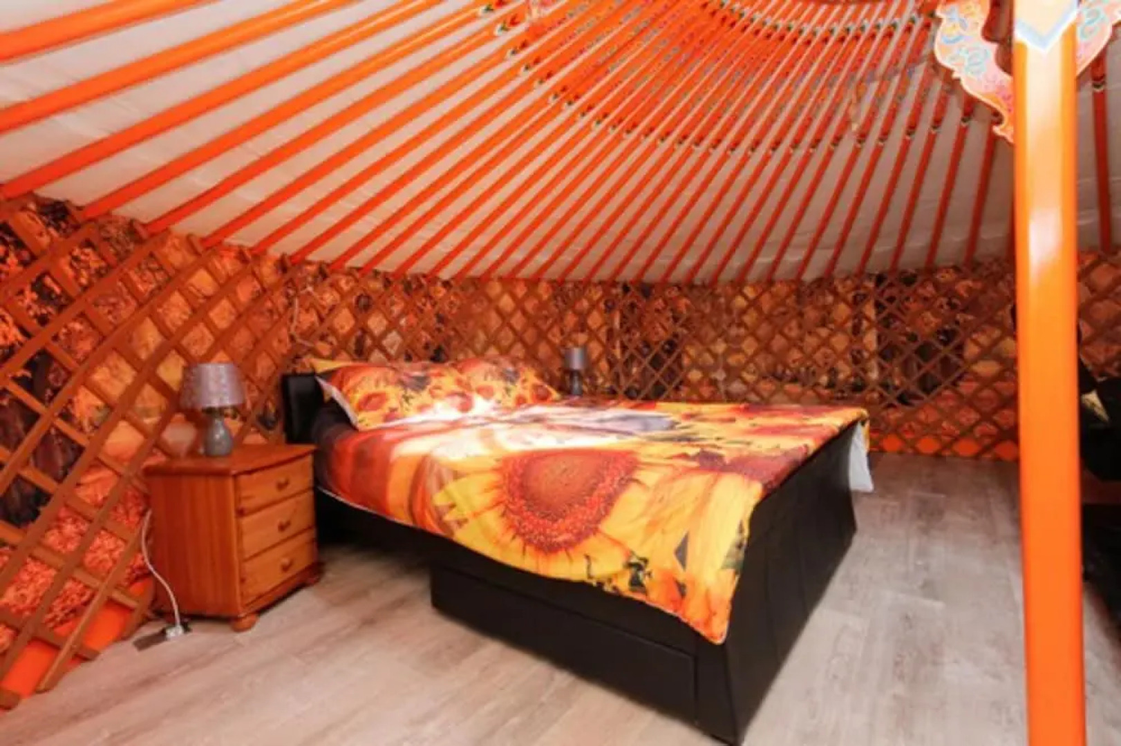 Orange Yurt With Hot Tub- Sleeps 3, Parking & Wifi