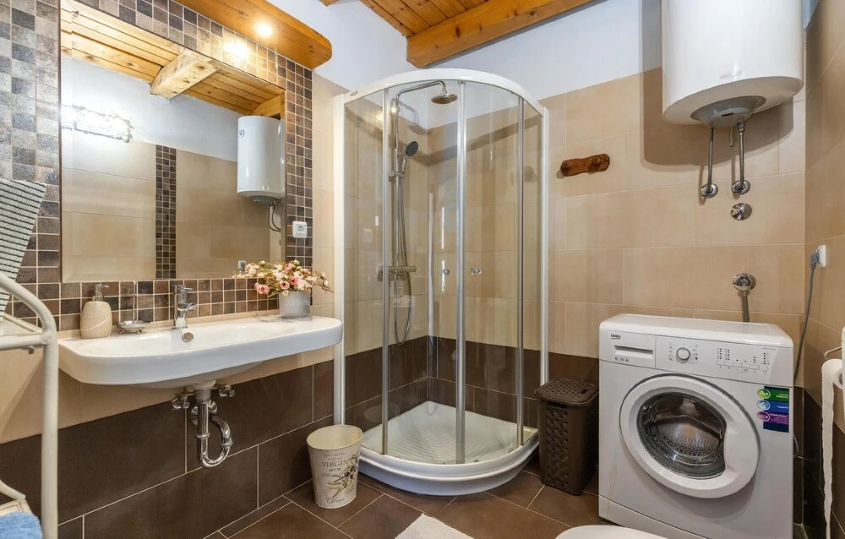 Beautiful Home in Malinska With Wifi and 3 Bedrooms