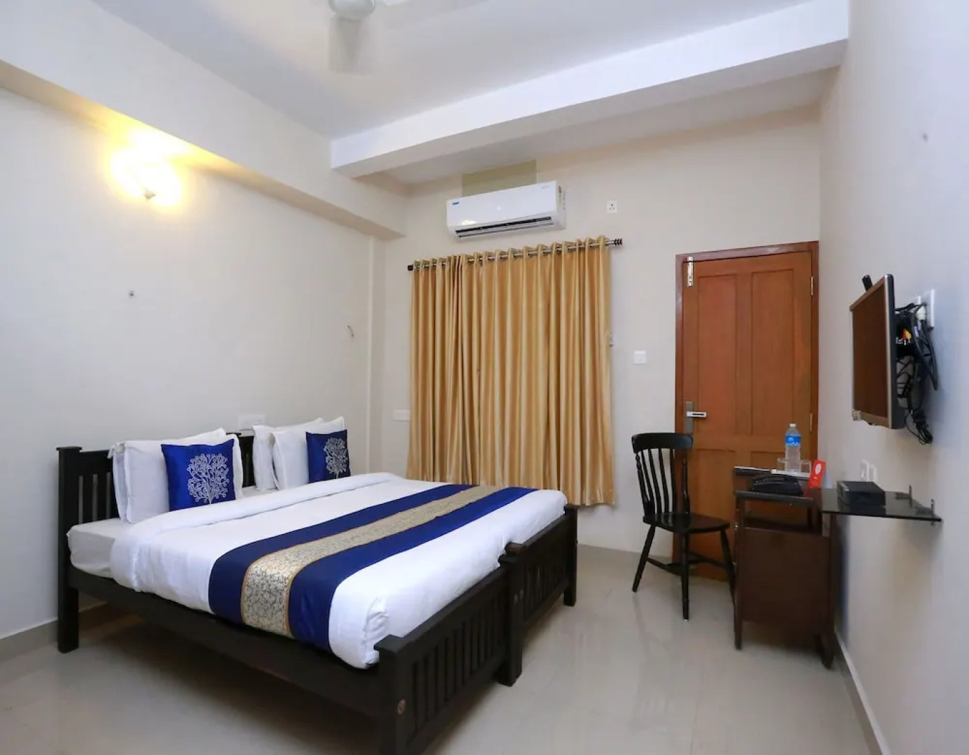 OYO 10220 near Infopark