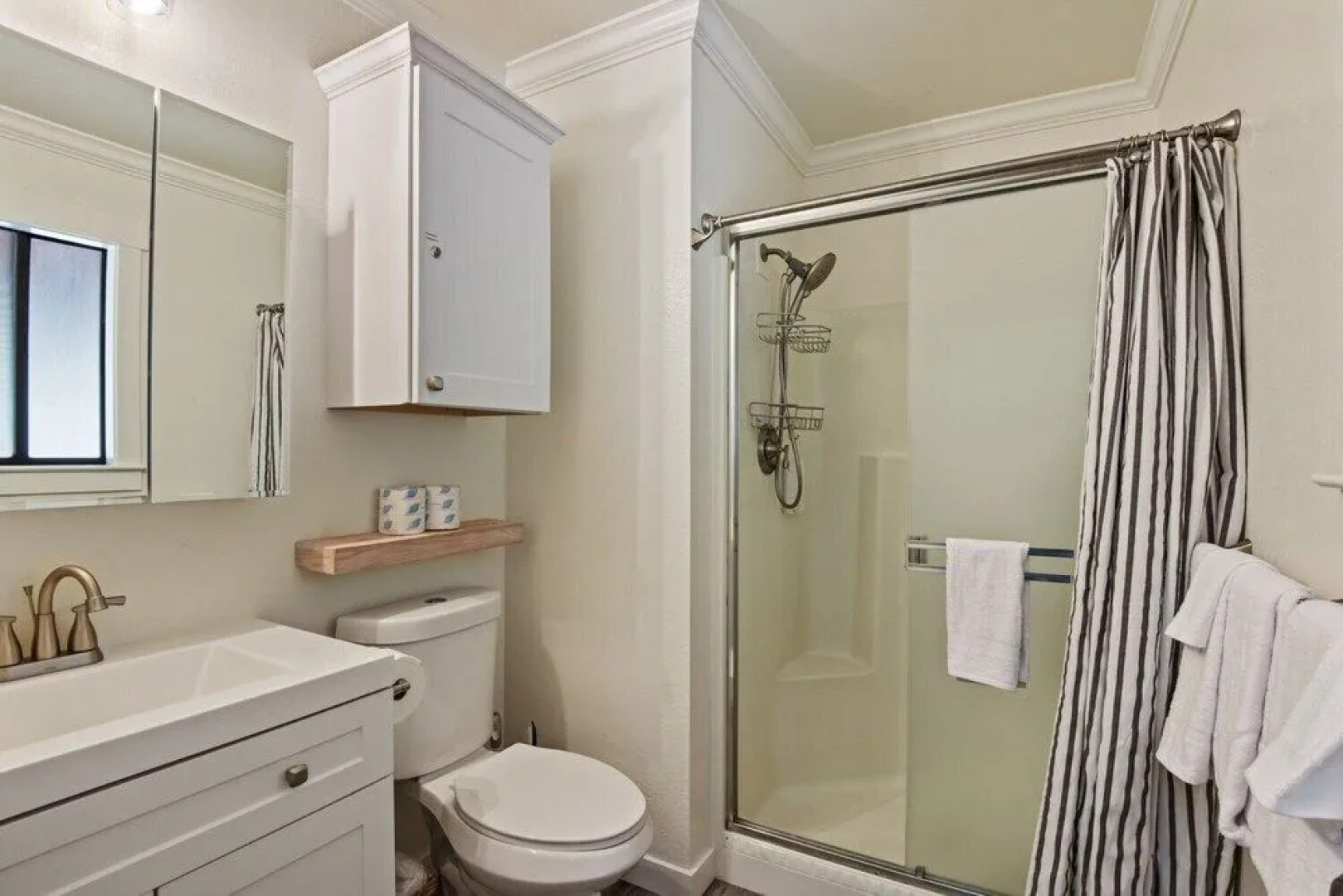 Incline Bliss Dreamy Pet Friendly Escape