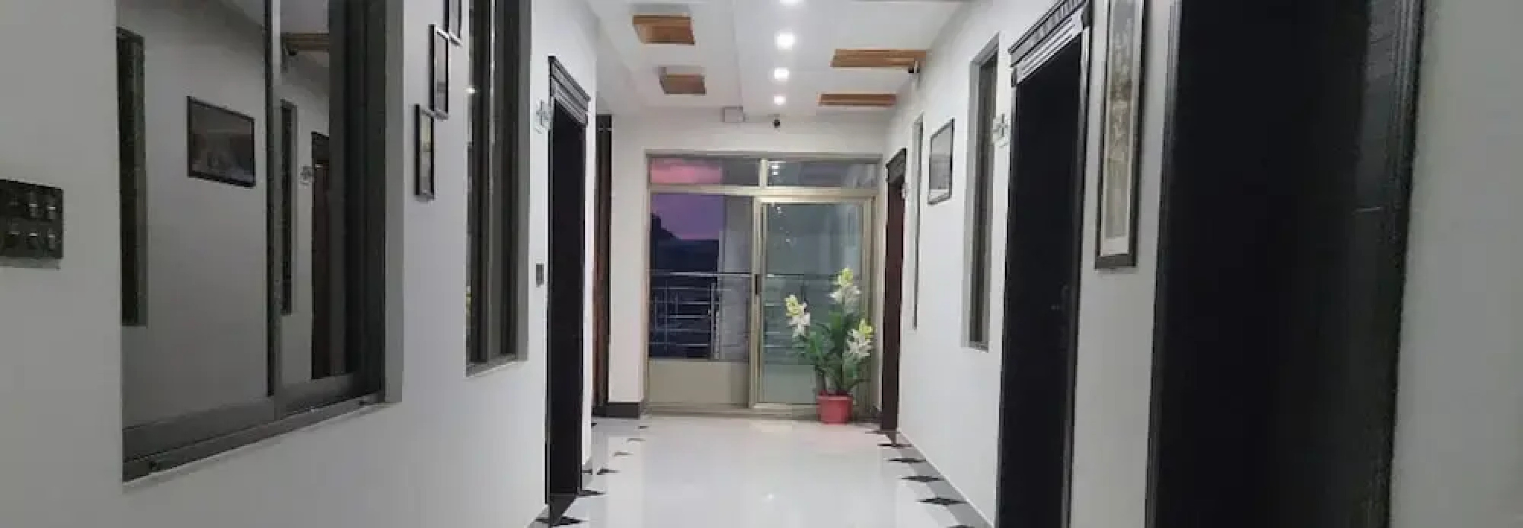 Khan Continental Hotel & Restaurant