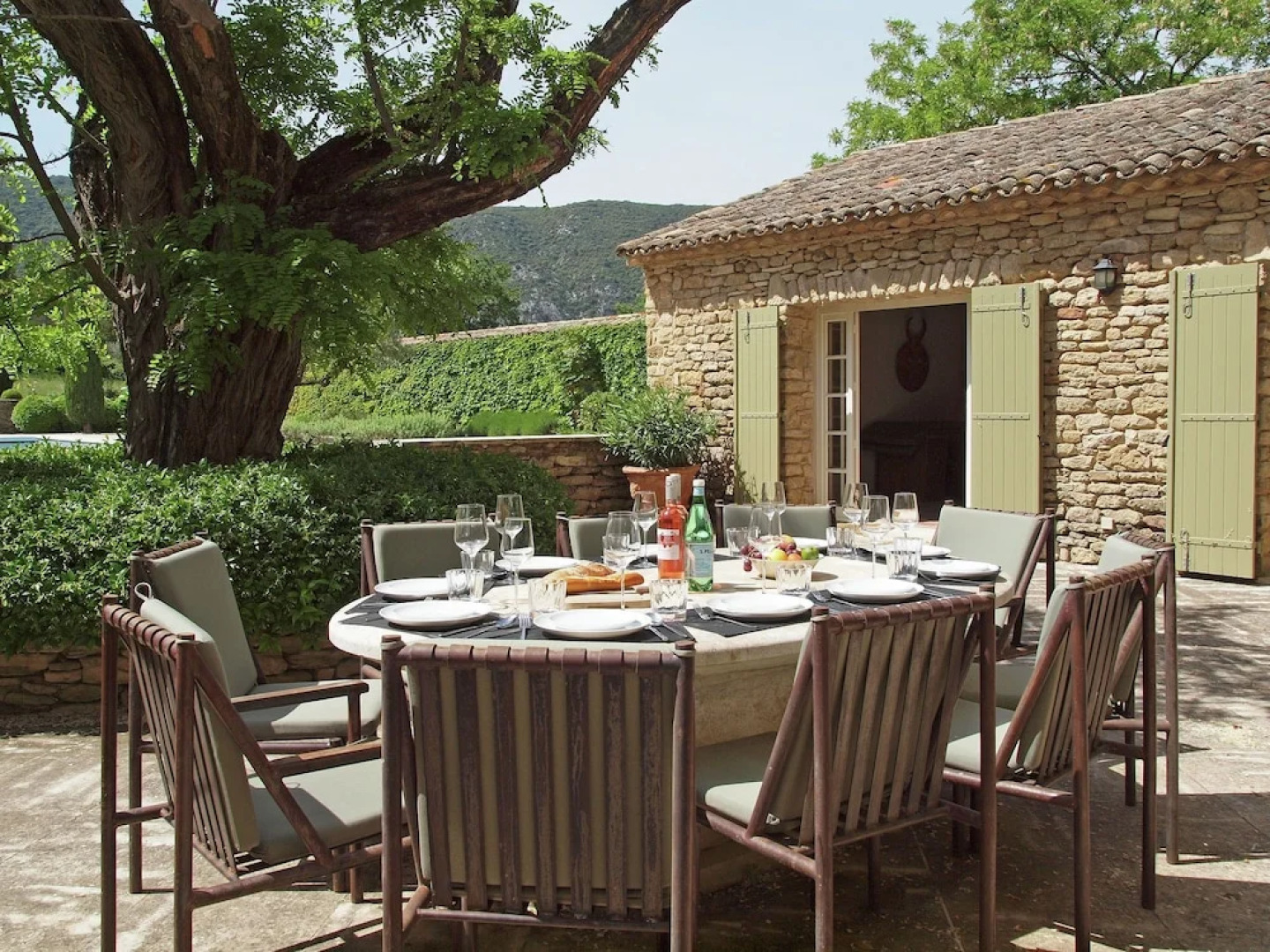 Enticing Villa With Private Swimming Pool in Oppede