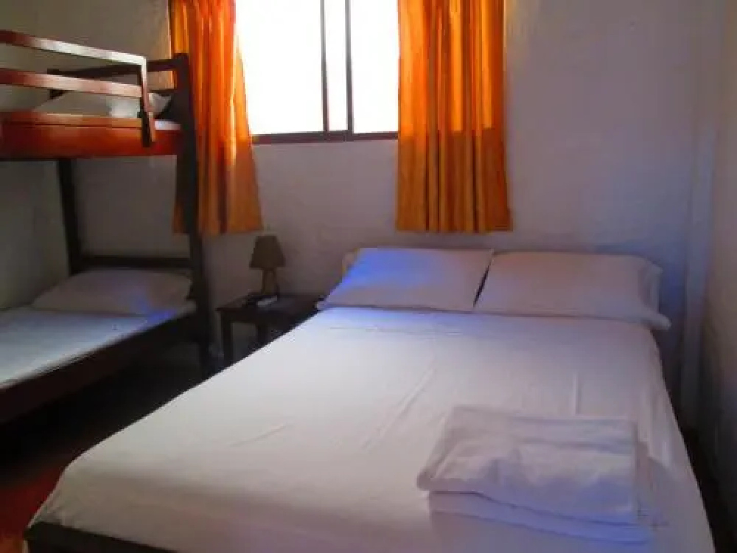 Big Ralph's Hostal & Restaurant