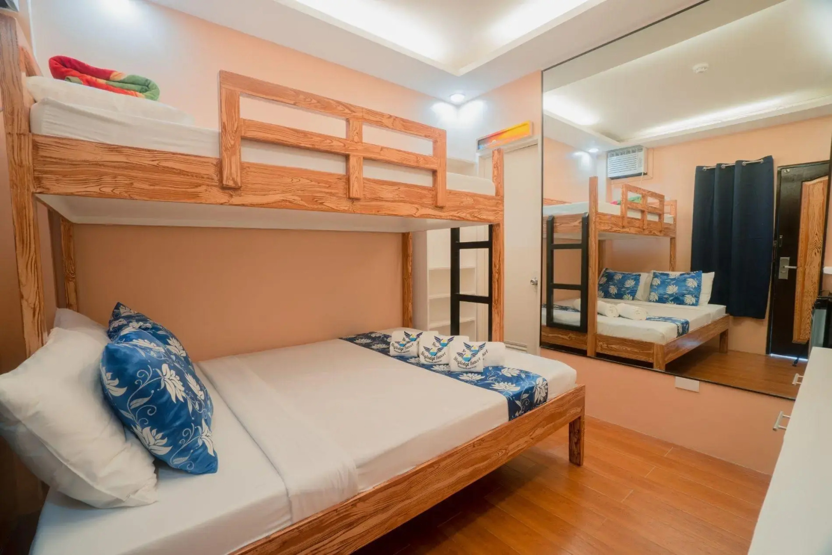 Skylodge Resort