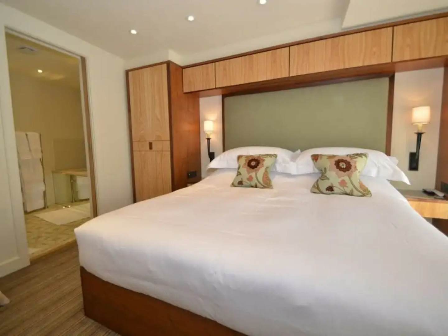 Luxury Holiday Home Just Outside Kingswear, With Beautiful View Over the Water