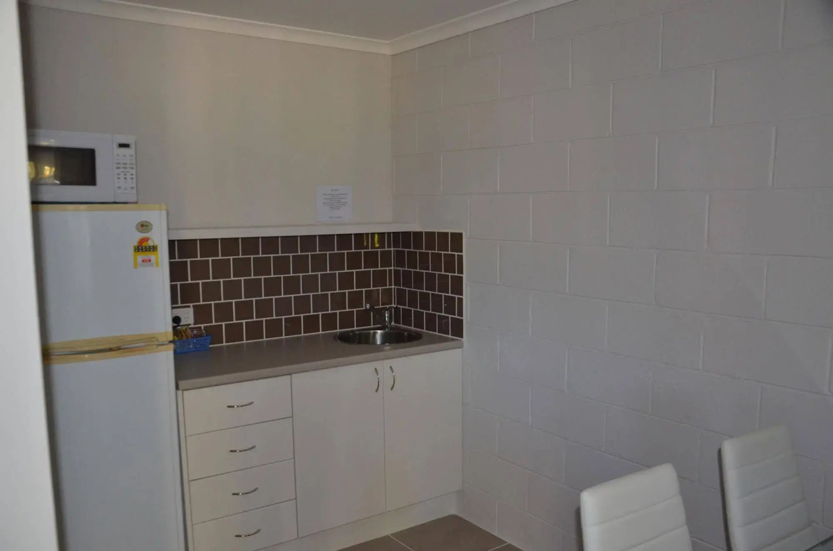 Puffers Inn Logan Motel