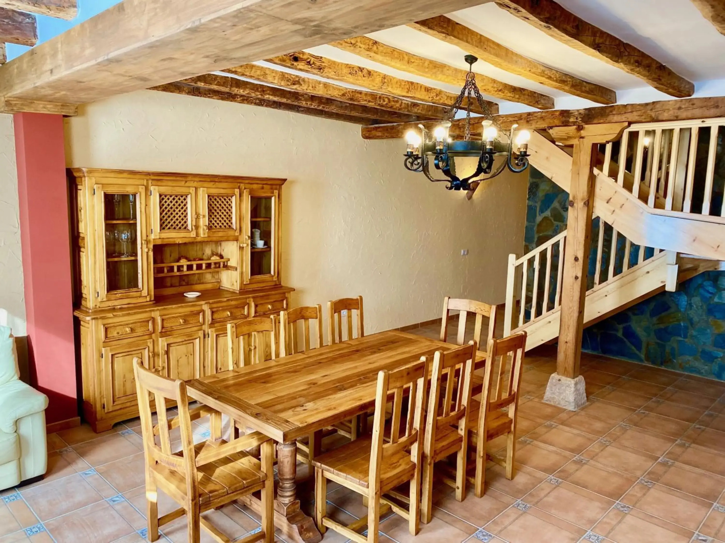 La Parada de Jimena-Casa rústica rodeada de bodegas en Rueda