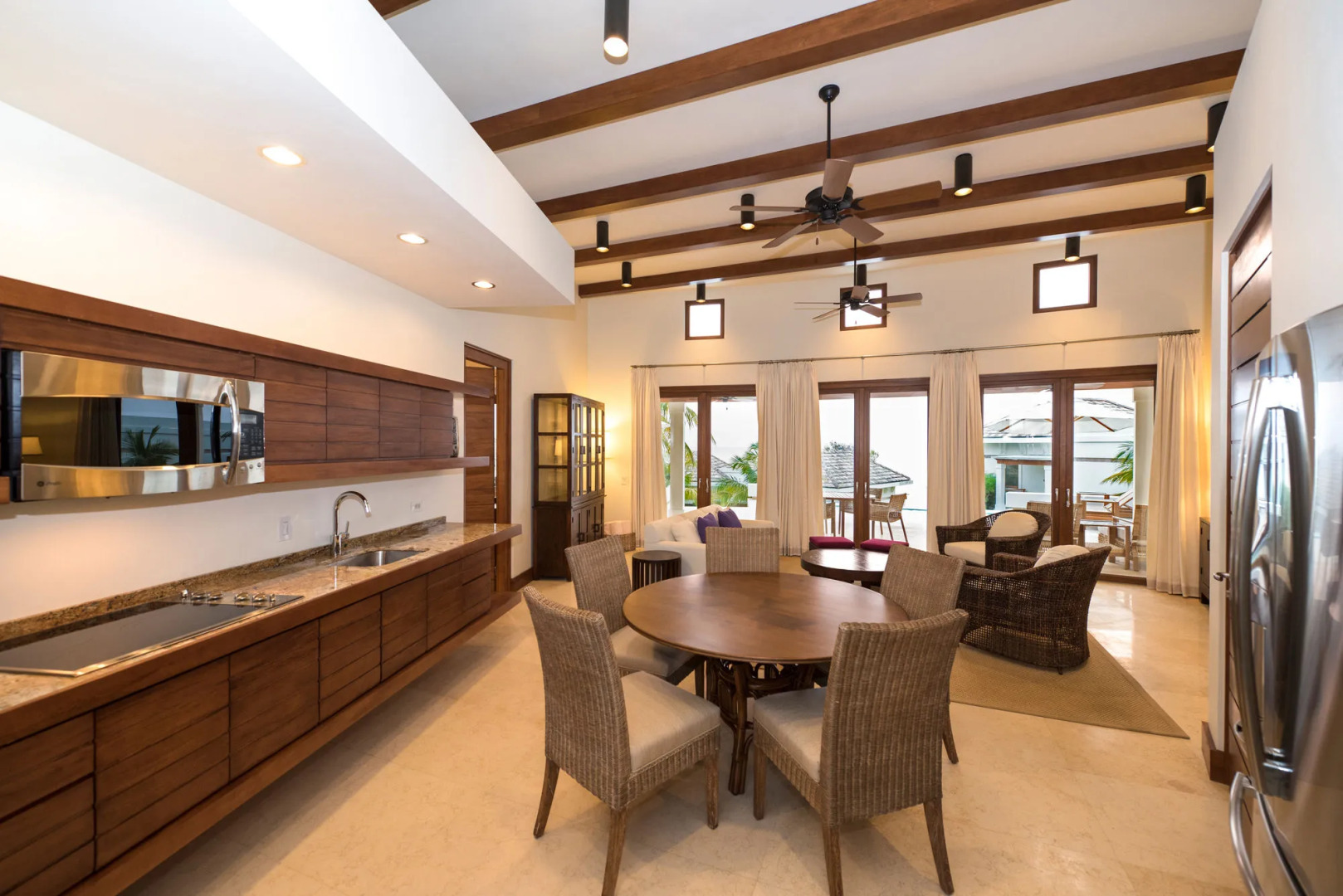 Las Verandas Hotel & Villas