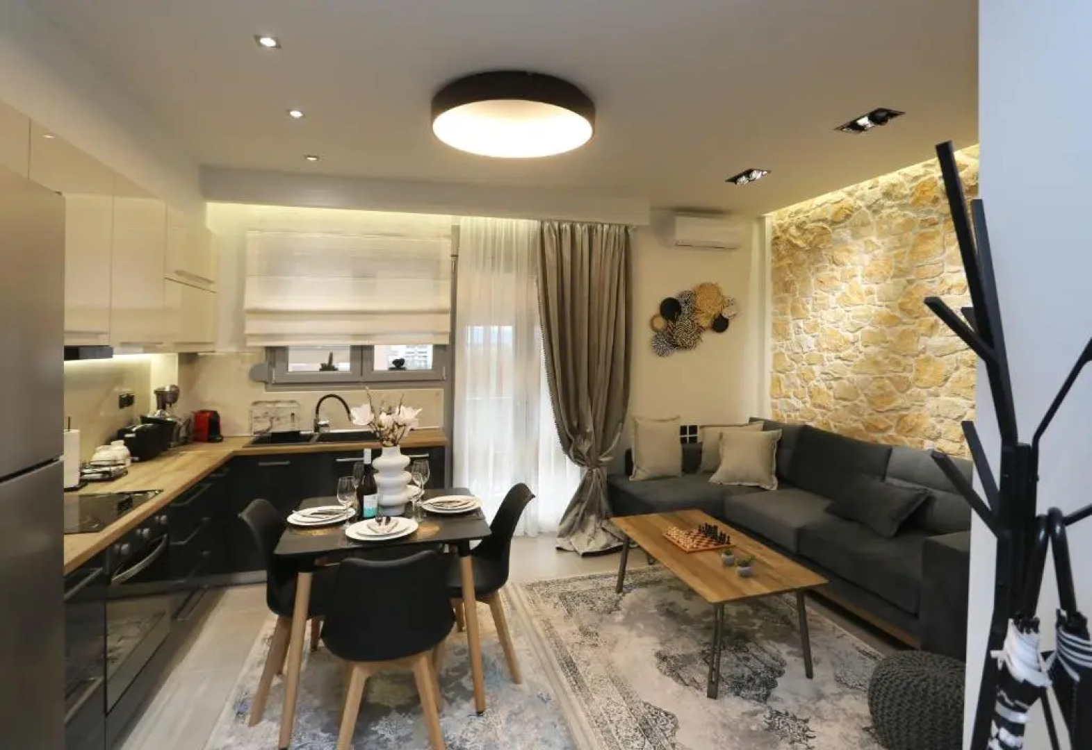 LA Larissa Luxury Apartments Koronis