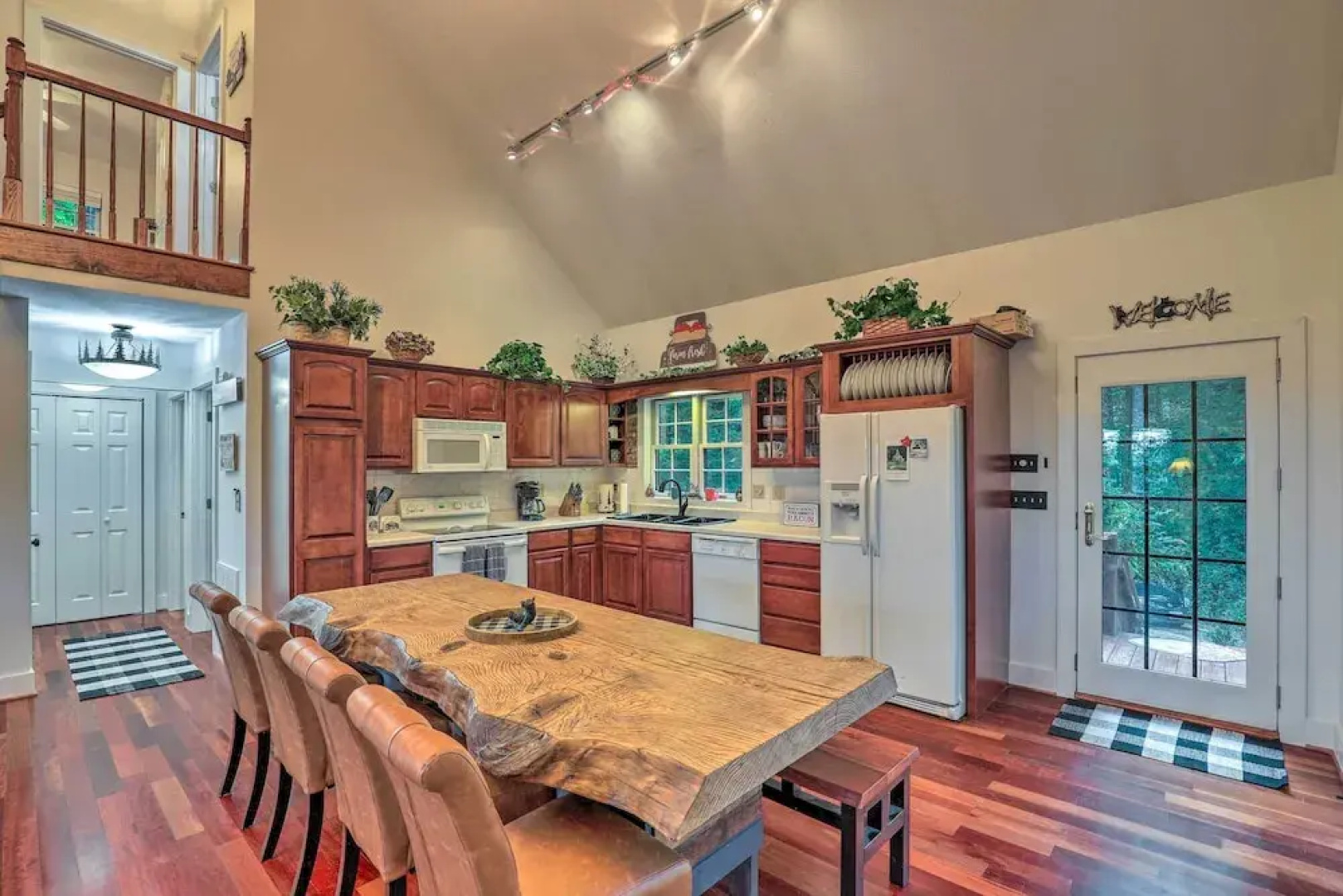 Tranquil Hendersonville Cabin w/ Mountain Views!