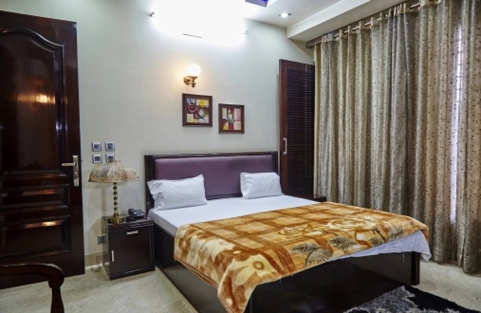 OYO Premium Chi Greater Noida