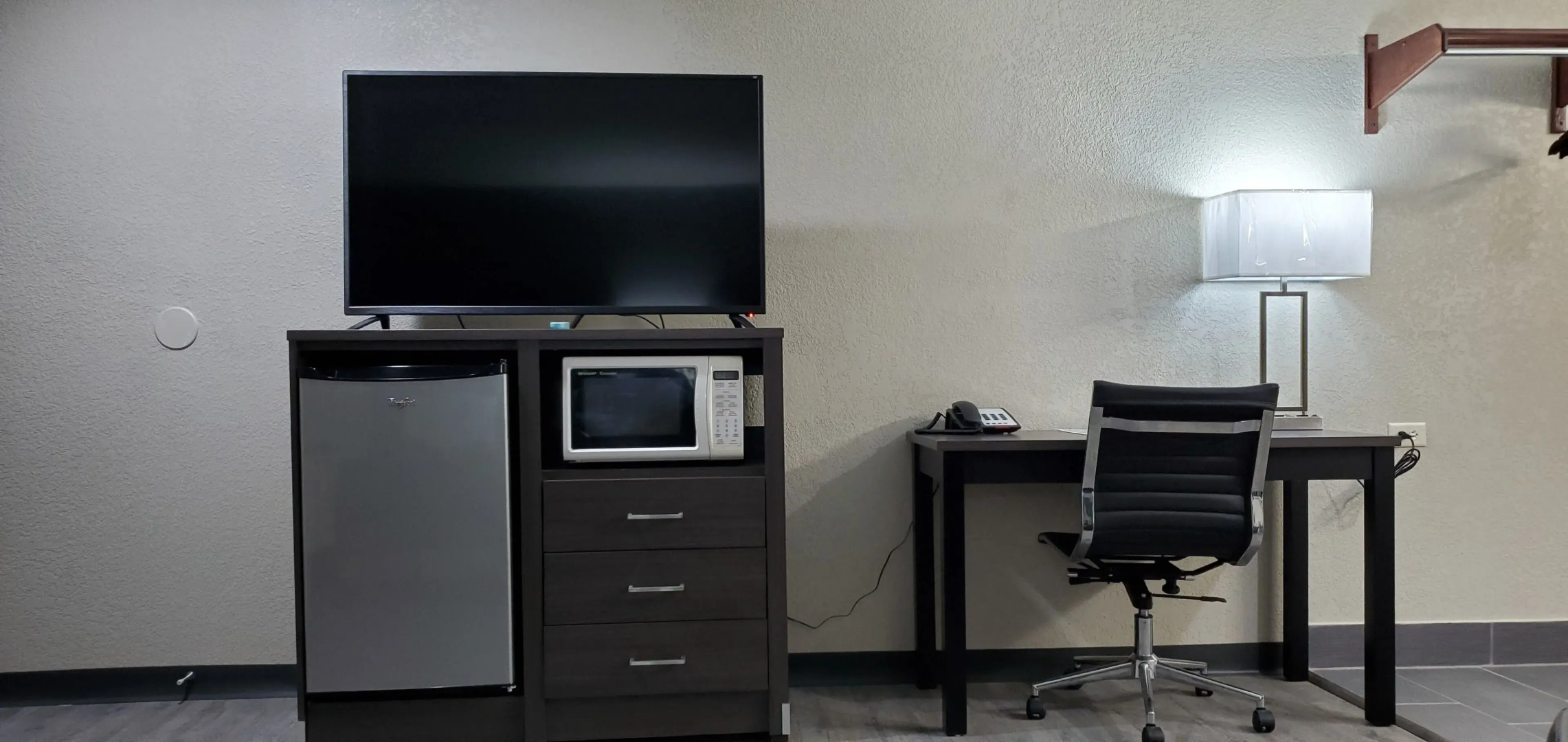 Crescent Park Motel & Suites