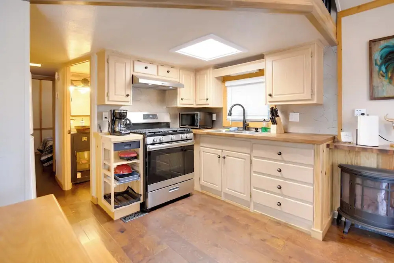 Near Lake Almanor & Golf: Cozy Cabin!