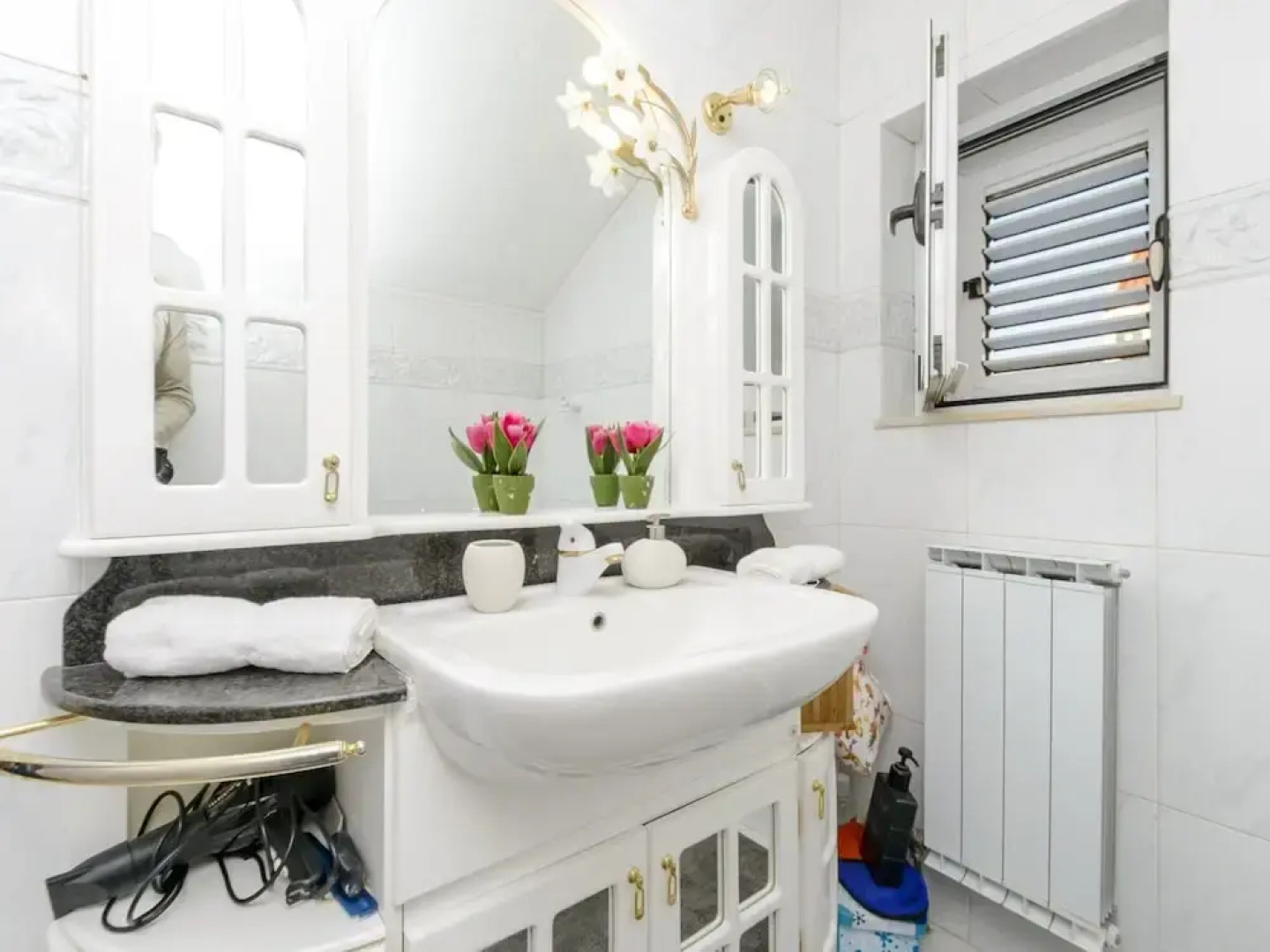 Villa Piano - Four Bedroom Villa With Terrace and Swimming Pool