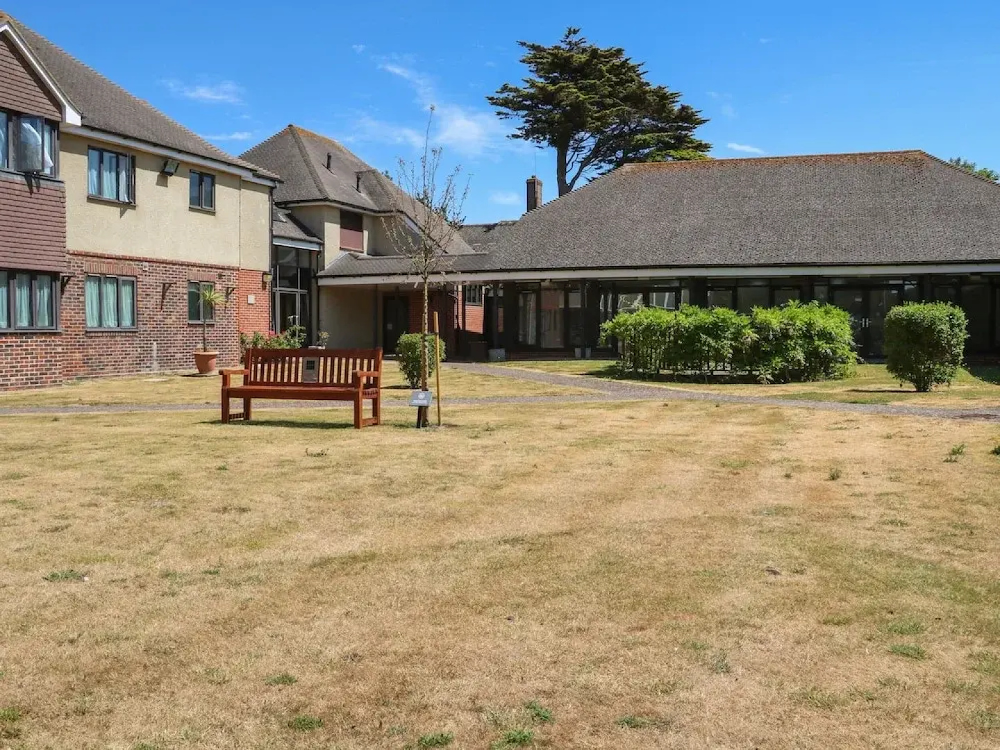 Flat 32 - Marine Court