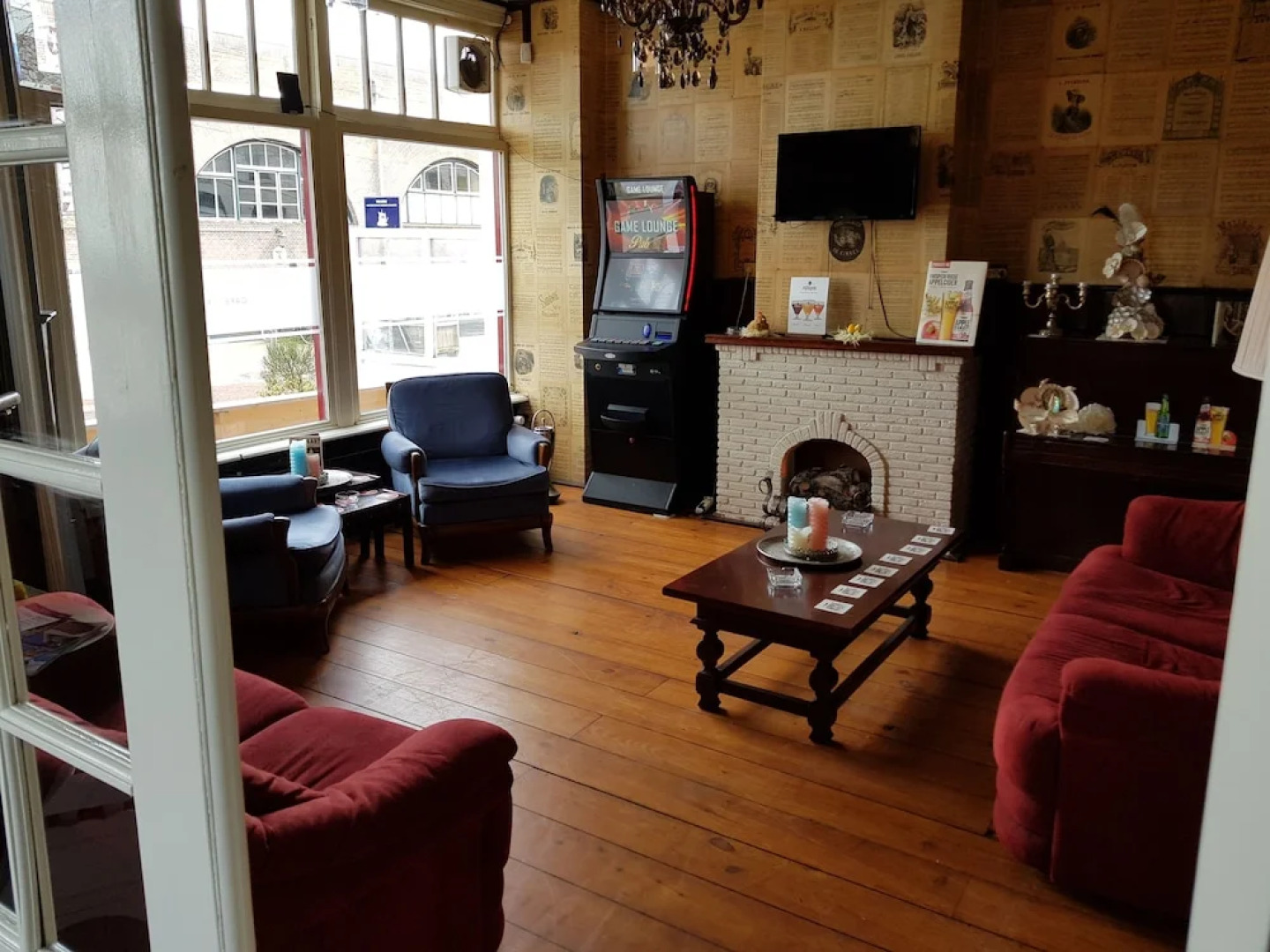 Cafe pension The Chandelier