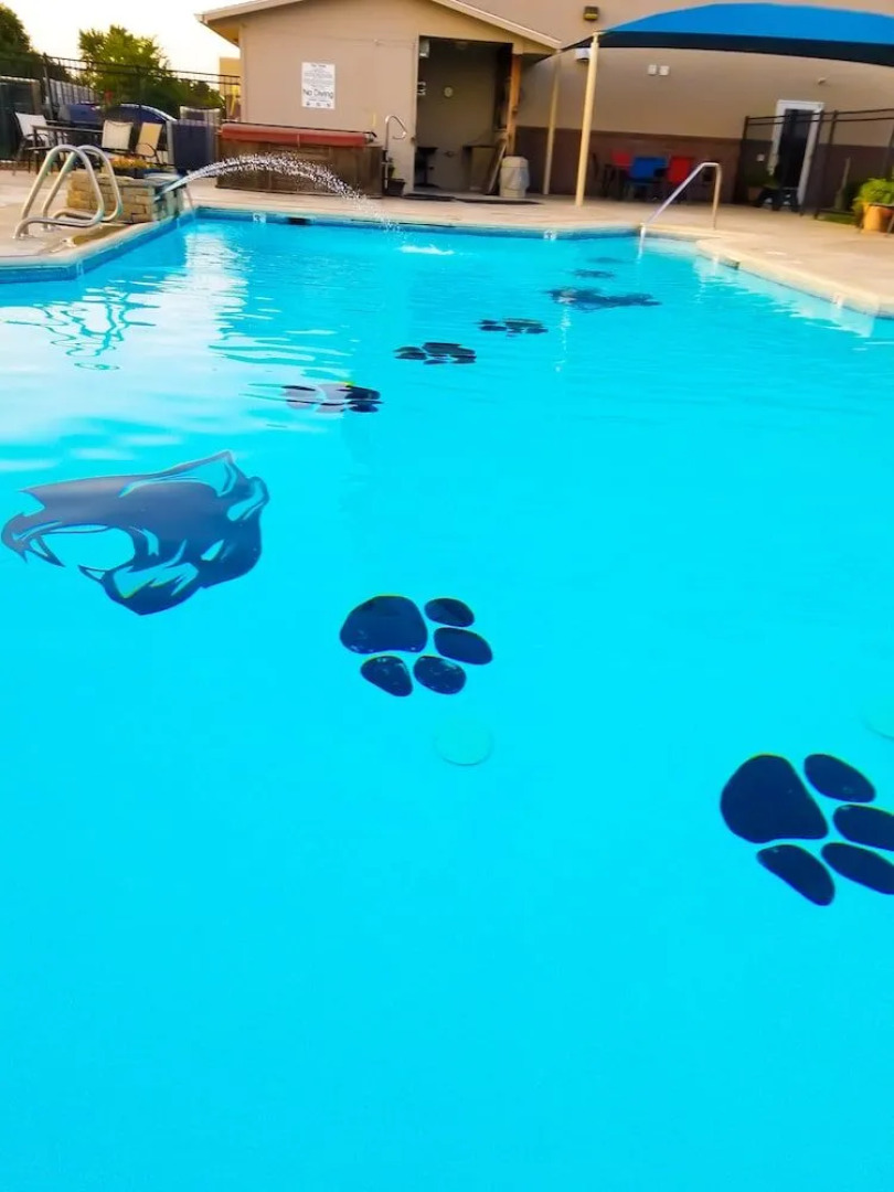 Paola Inn and Suites