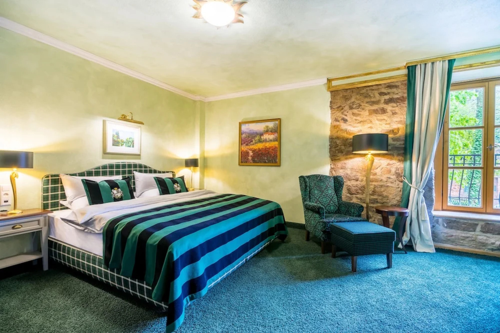 Schlosshotel Weyberhöfe